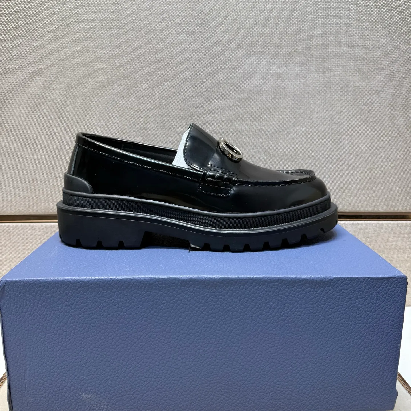 ⬛️Men's shoes 💰p442 [Dior~] Men's casual shoes 2025z cabinet sales simultaneously 🔶Size: 39-44 #️⃣ 🔷2 colors🔜The upper is made of multi-material splicing➕Genuine leather lining, comfortable and breathable, sole: original comfortable and wear-resistant outsole, ⚠️Real shot📱Photographed🎬The real thing is better📢📢📢